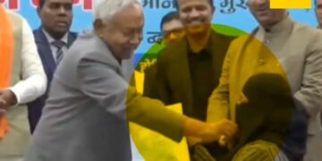 بھارتی وزیر اعلیٰ نتیش کمار کے خلاف مسلم خاتون ڈاکٹر کا نقاب کھینچنے پر مقدمہ درج