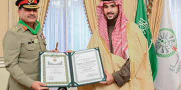 فیلڈ مارشل سید عاصم منیر کو اعلیٰ ترین سعودی میڈل سے نواز دیا گیا