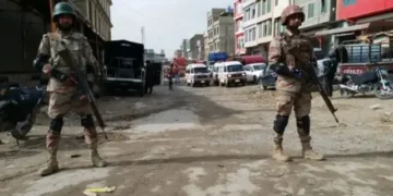 نوکنڈی میں ایف سی ہیڈکوارٹر پر خاتون خودکش حملہ آور کا حملہ، ہلاکتیں اور جھڑپیں رپورٹ