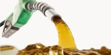 یکم جنوری سے پیٹرولیم مصنوعات کی قیمتوں میں بڑی کمی کا امکان، صارفین کو نمایاں ریلیف متوقع