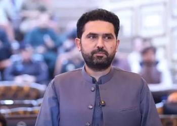 عدالت کا سہیل آفریدی سمیت پی ٹی آئی کے 24 اراکین قومی و صوبائی اسمبلی کے پاسپورٹ بلاک کرنے کا حکم — پاک الرٹس: سنسنی نہیں، صرف خبر - PakAlerts.net — قابل اعتماد ڈیجیٹل نیوز پلیٹ فارم عالمی امور، تازہ ترین خبریں, سیاست, ٹیکنالوجی، کھیل، معیشت، تفریح، صحت، تعلیم، اور بہت کچھ ایک جگہ پر۔ خیبر پختونخوا کے وزیرِاعلیٰ سہیل آفریدی کو اشتہاری قرار دینے کی کارروائی کا باضابطہ آغاز