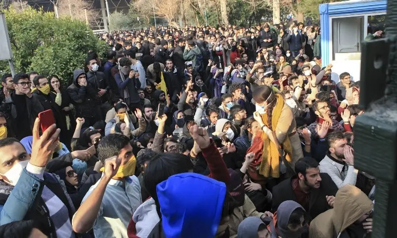 ایران میں احتجاج 26 صوبوں کے 78 شہروں تک پھیل گیا، ہلاکتیں 19 ہو گئیں