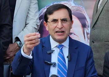 عمران خان سے فیملی کی ملاقات روکیں گے تو نفرتیں اور تناؤ بڑھے گا: بیرسٹر گوہر — پاک الرٹس: سنسنی نہیں، صرف خبر - PakAlerts.net — قابل اعتماد ڈیجیٹل نیوز پلیٹ فارم عالمی امور، تازہ ترین خبریں, سیاست, ٹیکنالوجی، کھیل، معیشت، تفریح، صحت، تعلیم، اور بہت کچھ ایک جگہ پر۔ پی ٹی آئی میں کوئی فارورڈ بلاک نہیں، اپوزیشن لیڈر کے لیے محمود خان اچکزئی ہی واحد امیدوار ہیں، بیرسٹر گوہر