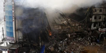 گل پلازہ میں ہنگامی اخراج کی جگہ اور آگ سے نمٹنے کے انتظامات موجود نہیں تھے، رپورٹ