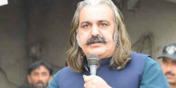 شراب و اسلحہ برآمدگی کیس: اسلام آباد کی عدالت نے علی امین گنڈاپور کو اشتہاری قرار دے دیا