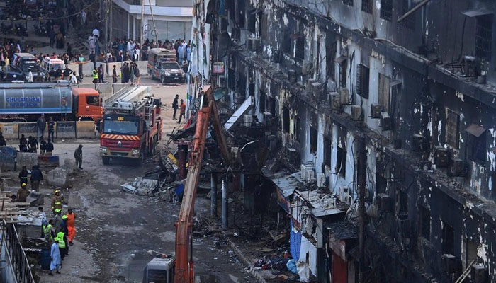 سانحہ گل پلازہ: ملبے تلے ممکنہ لاشوں کی تلاش جاری، 86 افراد تاحال لاپتا، ڈی سی ساؤتھ