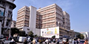 گل پلازہ سے متصل رمپا پلازہ غیر محفوظ قرار، انتظامیہ اور دکانداروں کو نوٹس جاری