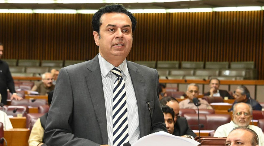 پی ٹی آئی کی پالیسیوں اور نالائقی سے خیبرپختونخوا جل رہا ہے۔ طلال چوہدری