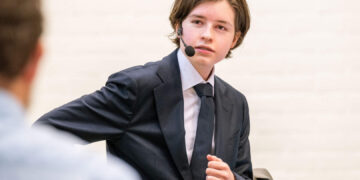 پندرہ سالہ طالبعلم نے کوانٹم فزکس میں پی ایچ ڈی مکمل کر کے نئی تاریخ رقم کر دی