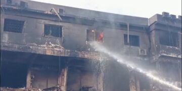 سانحہ گل پلازہ: حکومتی کمیٹی کی رپورٹ جاری، آگ لگنے کی وجوہات اور سنگین غفلتیں سامنے آگئیں