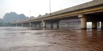 کمالیہ میں دریائے راوی کا عارضی لوہے کا پل ایک ماہ بعد ہی دوبارہ ٹوٹ گیا