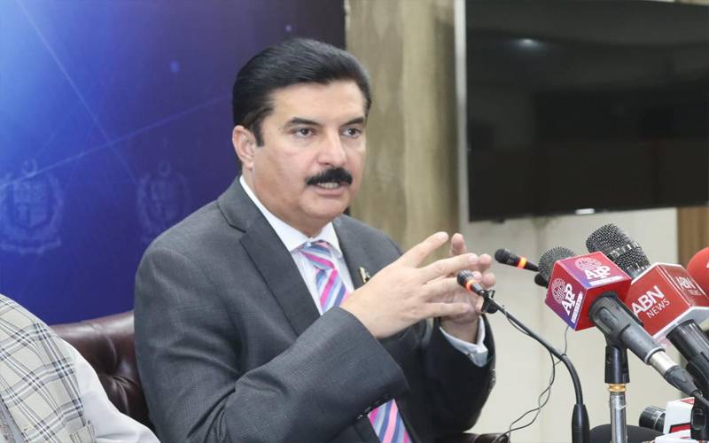 گورنر خیبرپختونخوا کا پی ٹی آئی پر تنقید، پارٹی کو واضح مؤقف اپنانے کا مطالبہ