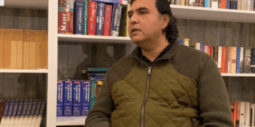 اپوزیشن کا احتجاج: پارلیمنٹ کے باہر مصطفیٰ نواز کھوکھر کو روک لیا گیا