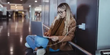 گود میں لیپ ٹاپ رکھ کر استعمال کرنا صحت کے لیے کس حد تک نقصان دہ ہوسکتا ہے؟