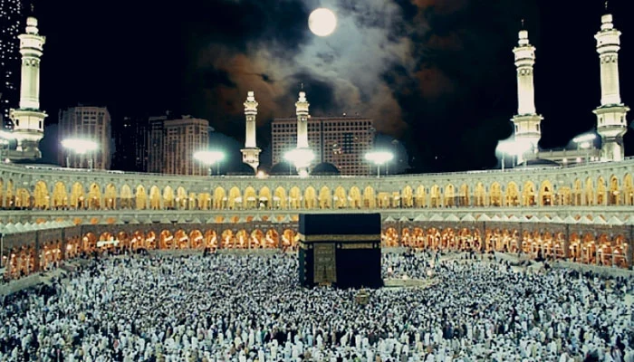 شب چاند خانہ کعبہ کے عین اوپر، دنیا بھر میں قبلہ رخ تعین کا موقع