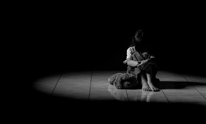 فرانسیسی ٹیچر پر 9 ممالک کے 89 بچوں کے ساتھ جنسی جرائم کے الزامات، چونکا دینے والے انکشافات سامنے آگئے