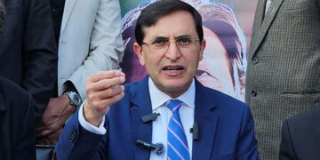 عمران خان کو شفا انٹرنیشنل منتقل کرنے کا مطالبہ، بیرسٹر گوہر کا ذاتی معالجین کی موجودگی میں معائنہ کرانے پر زور