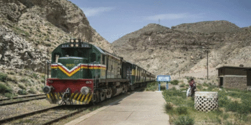 کوئٹہ سے اندرونِ ملک اور چمن کے لیے ٹرین سروس آج بھی معطل، ریلوے کو لاکھوں روپے کا نقصان