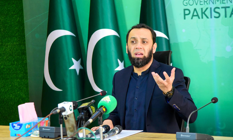 پی ٹی آئی سے ڈیل کی خبریں بے بنیاد ہیں، نہ کوئی ڈیل ہے نہ ڈھیل: عطا تارڑ