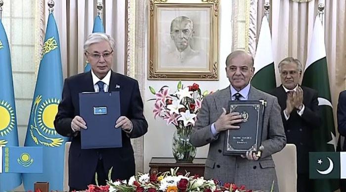 وزیراعظم شہباز شریف کا صدر قازقستان قاسم جومارت کا پرتپاک استقبال، 19 مفاہمتی یادداشتوں اور معاہدوں پر دستخط