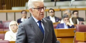 دہشت گردوں سے کوئی مذاکرات نہیں ہوں گے، ریاست پوری قوت سے جواب دے گی: وزیرِ دفاع