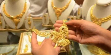 پاکستان بھر کی صرافہ مارکیٹوں میں عالمی مارکیٹ کے زیراثر سونے کی قیمتوں میں کمی