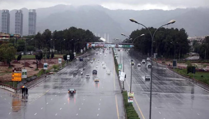 پنجاب کے مختلف علاقوں میں بارش سے موسم خوشگوار، مزید بارش کی پیشگوئی