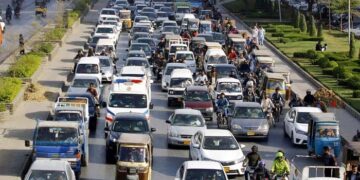 کراچی میں ایم ٹی خان روڈ اور مائی کلاچی روڈ دوبارہ بند، ٹریفک شدید متاثر