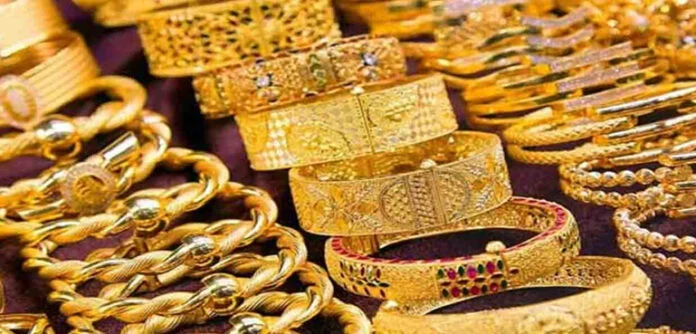 پاکستان میں سونے کی قیمت میں کمی کا سلسلہ جاری، فی تولہ 3400 روپے سستا