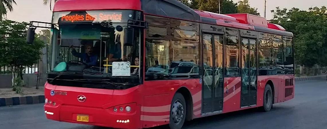 شکارپور سے سکھر تک پیپلز ڈیزل ہائبرڈ بس سروس کا آغاز، ٹرانسپورٹ نظام میں اہم پیش رفت