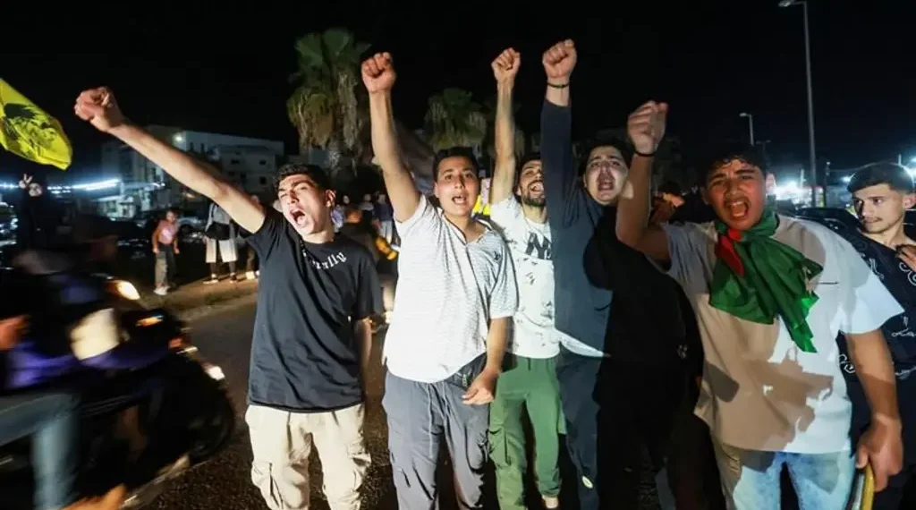 لبنان میں اسرائیل کے ساتھ 10 روزہ جنگ بندی کے آغاز پر جشن، بیروت میں خوشی کی لہر اور ہوائی فائرنگ