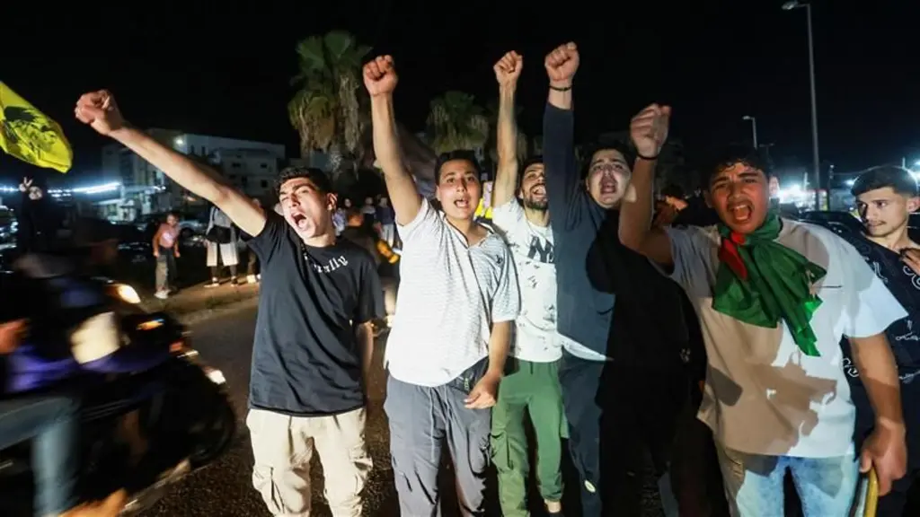 لبنان میں اسرائیل کے ساتھ 10 روزہ جنگ بندی کے آغاز پر جشن، بیروت میں خوشی کی لہر اور ہوائی فائرنگ