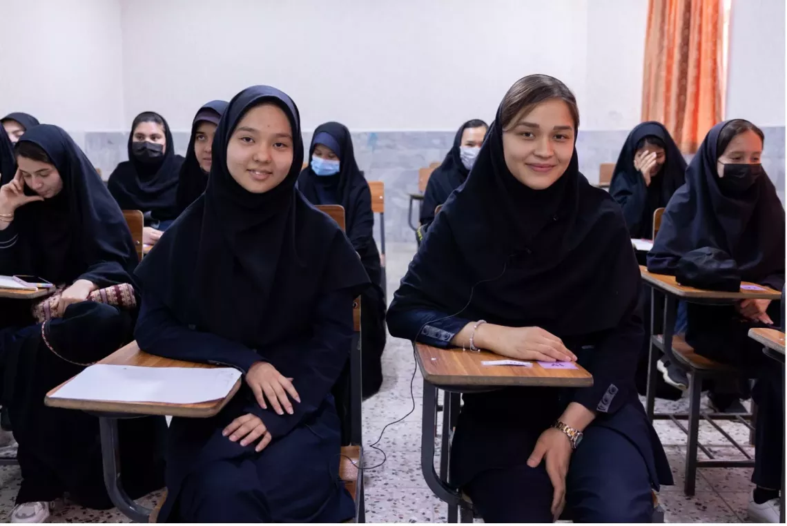 ایران نے تمام اسکولوں کو آن لائن لرننگ پر منتقل کرنے کا اعلان کر دیا