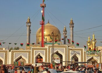 حضرت لعل شہباز قلندر کے مزار کی نذرانے کی پیٹیاں کھول دی گئیں