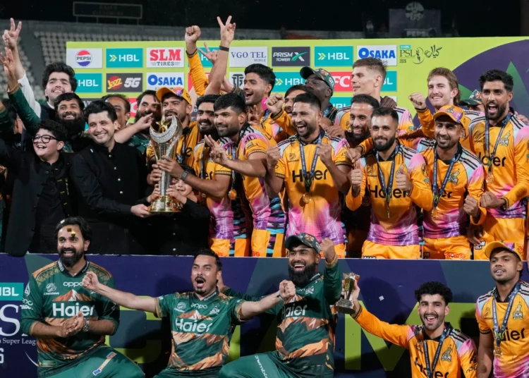 پشاور زلمی نے حیدرآباد کنگز مین کو شکست دے کر پی ایس ایل 11 کا ٹائٹل جیت لیا — پاک الرٹس: سنسنی نہیں، صرف خبر - PakAlerts.net — قابل اعتماد ڈیجیٹل نیوز پلیٹ فارم عالمی امور، تازہ ترین خبریں, سیاست, ٹیکنالوجی، کھیل، معیشت، تفریح، صحت، تعلیم، اور بہت کچھ ایک جگہ پر۔ پشاور زلمی نے حیدرآباد کنگز مین کو شکست دے کر پی ایس ایل 11 کا ٹائٹل جیت لیا