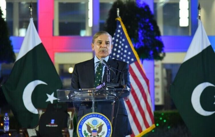 وزیراعظم شہباز شریف کا صدر ٹرمپ کے کردار کو خراجِ تحسین، پاک بھارت جنگ بندی میں امریکی مداخلت کو اہم قرار دے دیا — پاک الرٹس: سنسنی نہیں، صرف خبر - PakAlerts.net — قابل اعتماد ڈیجیٹل نیوز پلیٹ فارم عالمی امور، تازہ ترین خبریں, سیاست, ٹیکنالوجی، کھیل، معیشت، تفریح، صحت، تعلیم، اور بہت کچھ ایک جگہ پر۔ وزیراعظم شہباز شریف کا صدر ٹرمپ کے کردار کو خراجِ تحسین، پاک بھارت جنگ بندی میں امریکی مداخلت کو اہم قرار دے دیا