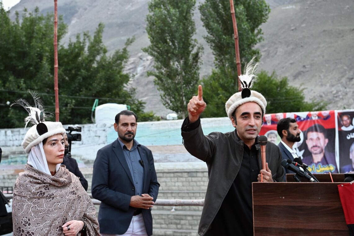 گلگت بلتستان میں حکومت سازی: پیپلز پارٹی کا آزاد ارکان کے ساتھ اتحاد کا امکان — پاک الرٹس: سنسنی نہیں، صرف خبر - PakAlerts.net — قابل اعتماد ڈیجیٹل نیوز پلیٹ فارم عالمی امور، تازہ ترین خبریں, سیاست, ٹیکنالوجی، کھیل، معیشت، تفریح، صحت، تعلیم، اور بہت کچھ ایک جگہ پر۔ گلگت بلتستان میں حکومت سازی: پیپلز پارٹی کا آزاد ارکان کے ساتھ اتحاد کا امکان