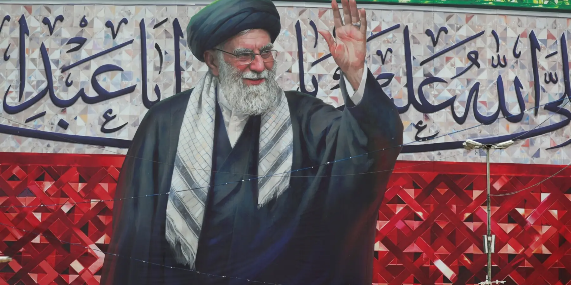 شہید آیت اللہ علی خامنہ ای کی نماز جنازہ کی تیاریاں، جسد خاکی امام خمینی حسینیہ منتقل