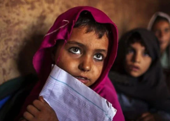 پاکستان میں ڈھائی کروڑ سے زائد بچے اسکول سے باہر، سول سروسز اکیڈمی کی رپورٹ میں انکشاف