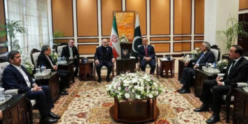 العربیہ کا دعویٰ: ایران امریکا سے مذاکرات کی بحالی پر آمادہ، پاکستان کو اپنے مؤقف سے آگاہ کر دیا