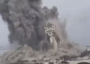 امریکا کا دعویٰ: ایران کے خلاف فضائی حملوں کا ایک اور مرحلہ مکمل، فوجی اہداف کو نشانہ بنایا گیا — پاک الرٹس: سنسنی نہیں، صرف خبر - PakAlerts.net — قابل اعتماد ڈیجیٹل نیوز پلیٹ فارم عالمی امور، تازہ ترین خبریں, سیاست, ٹیکنالوجی، کھیل، معیشت، تفریح، صحت، تعلیم، اور بہت کچھ ایک جگہ پر۔ امریکا کا دعویٰ: ایران کے خلاف فضائی حملوں کا ایک اور مرحلہ مکمل، فوجی اہداف کو نشانہ بنایا گیا