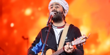 اریجیت سنگھ نے پلے بیک گلوکاری میں واپسی کا اعلان، نئی فلم کا گانا آج ریلیز ہوگا — پاک الرٹس: سنسنی نہیں، صرف خبر - PakAlerts.net — قابل اعتماد ڈیجیٹل نیوز پلیٹ فارم عالمی امور، تازہ ترین خبریں, سیاست, ٹیکنالوجی، کھیل، معیشت، تفریح، صحت، تعلیم، اور بہت کچھ ایک جگہ پر۔ اریجیت سنگھ نے پلے بیک گلوکاری میں واپسی کا اعلان، نئی فلم کا گانا آج ریلیز ہوگا