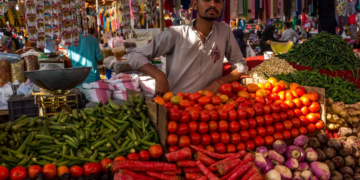 آئی ایم ایف کا پاکستان میں اوسط مہنگائی 8.4 فیصد رہنے کا تخمینہ — پاک الرٹس: سنسنی نہیں، صرف خبر - PakAlerts.net — قابل اعتماد ڈیجیٹل نیوز پلیٹ فارم عالمی امور، تازہ ترین خبریں, سیاست, ٹیکنالوجی، کھیل، معیشت، تفریح، صحت، تعلیم، اور بہت کچھ ایک جگہ پر۔ آئی ایم ایف کا پاکستان میں اوسط مہنگائی 8.4 فیصد رہنے کا تخمینہ