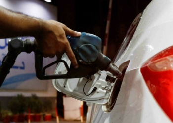 پیٹرولیم مصنوعات کی قیمتوں میں بڑے اضافے کا امکان، ڈیزل 40 اور پیٹرول 10 روپے فی لیٹر مہنگا ہو سکتا ہے — پاک الرٹس: سنسنی نہیں، صرف خبر - PakAlerts.net — قابل اعتماد ڈیجیٹل نیوز پلیٹ فارم عالمی امور، تازہ ترین خبریں, سیاست, ٹیکنالوجی، کھیل، معیشت، تفریح، صحت، تعلیم، اور بہت کچھ ایک جگہ پر۔ پیٹرولیم مصنوعات کی قیمتوں میں بڑے اضافے کا امکان، ڈیزل 40 اور پیٹرول 10 روپے فی لیٹر مہنگا ہو سکتا ہے