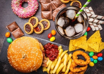 دل کی ایک چوتھائی بیماریاں و اموات پراسیسڈ غذاؤں سے منسلک ہیں: تحقیق