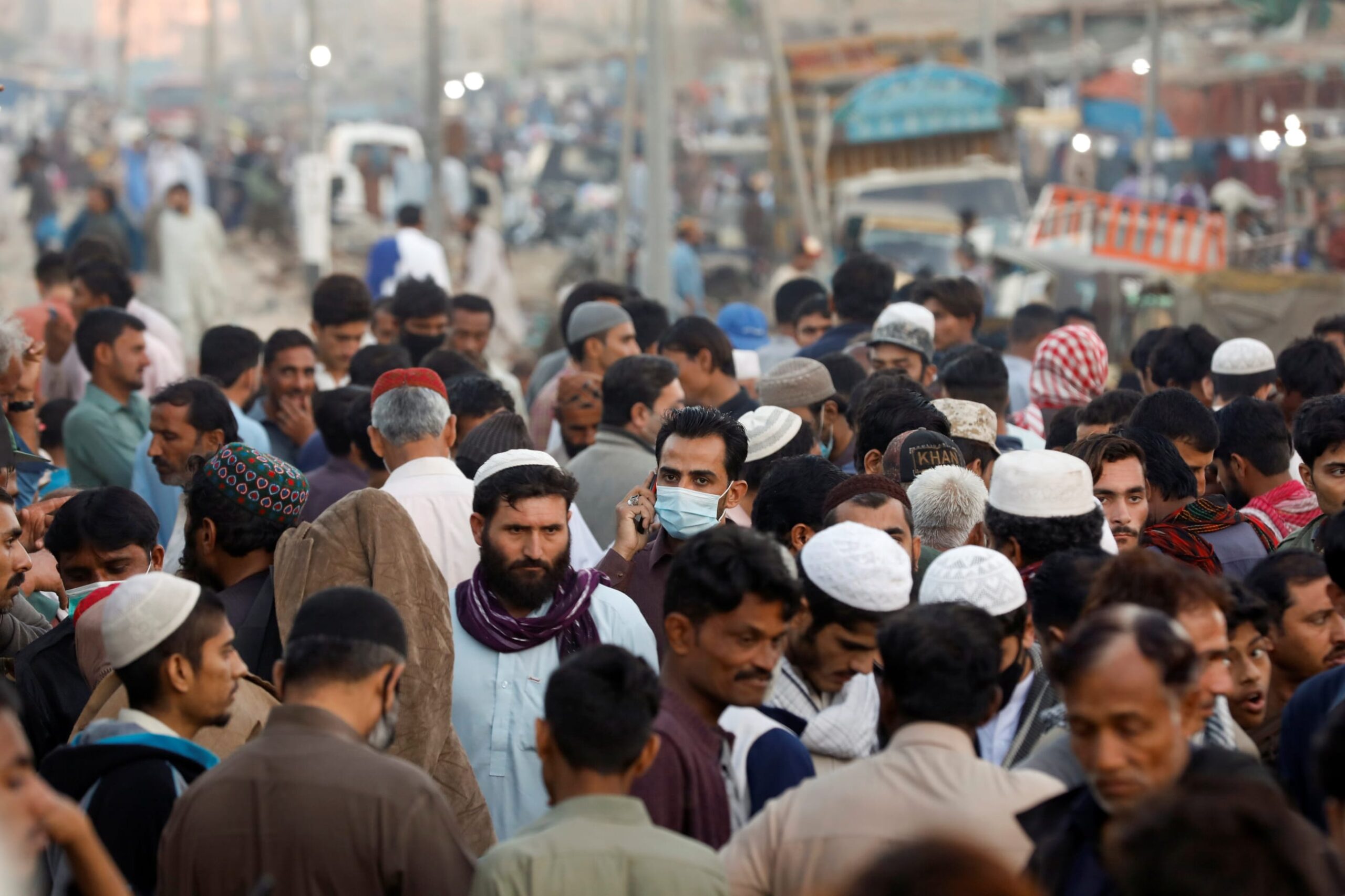 پاکستان کی آبادی میں تیزی سے اضافہ، ماہرین نے حکومتی اقدامات ناکافی قرار دے دیے — پاک الرٹس: سنسنی نہیں، صرف خبر - PakAlerts.net — قابل اعتماد ڈیجیٹل نیوز پلیٹ فارم عالمی امور، تازہ ترین خبریں, سیاست, ٹیکنالوجی، کھیل، معیشت، تفریح، صحت، تعلیم، اور بہت کچھ ایک جگہ پر۔ پاکستان کی آبادی میں تیزی سے اضافہ، ماہرین نے حکومتی اقدامات ناکافی قرار دے دیے