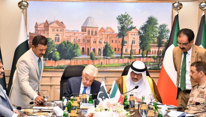 پاکستان اور کویت کے درمیان دفاعی تعاون کا نیا معاہدہ، پاک فوج کویتی افواج کو تربیت سمیت مختلف شعبوں میں معاونت دے گی