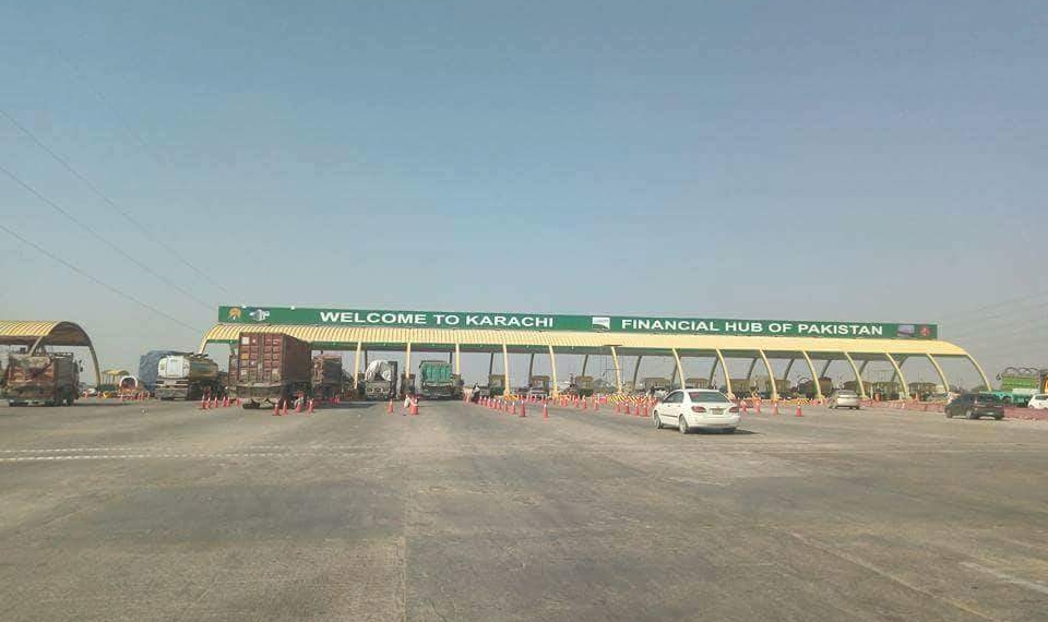 کراچی حیدرآباد روڈ موٹر وے کے معیار پر پورا نہیں اترتی، نئی موٹر وے پر اسی سال کام شروع ہوگا: عبدالعلیم خان