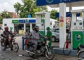 پیٹرول، ڈیزل اور مٹی کے تیل کی قیمتوں میں کمی، حکومت کا نیا نوٹیفکیشن جاری — پاک الرٹس: سنسنی نہیں، صرف خبر - PakAlerts.net — قابل اعتماد ڈیجیٹل نیوز پلیٹ فارم عالمی امور، تازہ ترین خبریں, سیاست, ٹیکنالوجی، کھیل، معیشت، تفریح، صحت، تعلیم، اور بہت کچھ ایک جگہ پر۔ پیٹرول، ڈیزل اور مٹی کے تیل کی قیمتوں میں کمی، حکومت کا نیا نوٹیفکیشن جاری