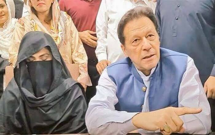 عمران خان اور بشریٰ بی بی قیدِ تنہائی میں نہیں، بی کلاس سے بہتر سہولیات حاصل ہیں، ایڈووکیٹ جنرل اسلام آباد